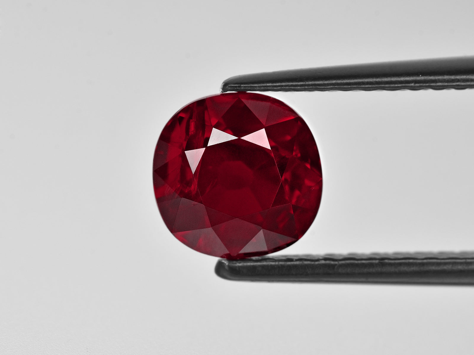 8801374-cushion-rich-velvety-pigeon-blood-red-grs-aigs-mozambique-natural-ruby-3.13-ct