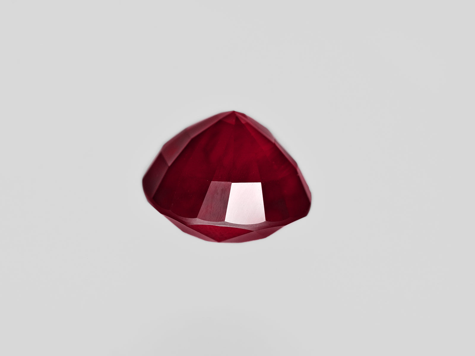8801374-cushion-rich-velvety-pigeon-blood-red-grs-aigs-mozambique-natural-ruby-3.13-ct