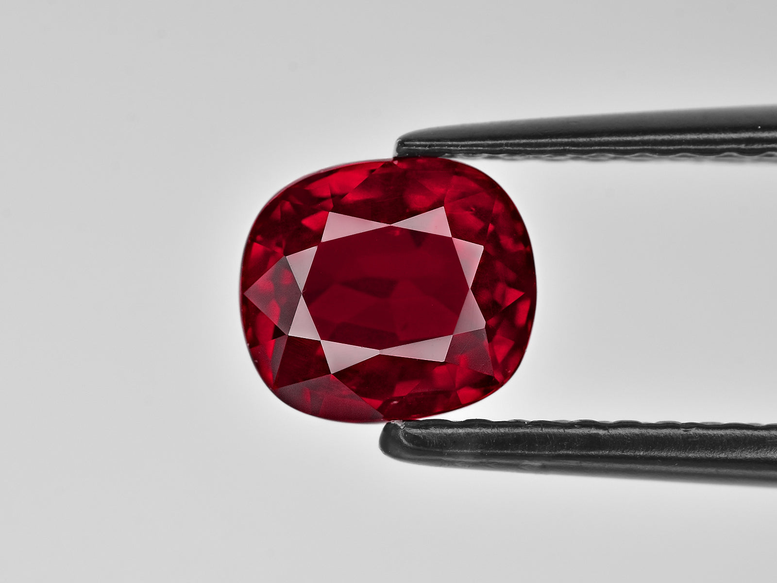 8801375-cushion-lively-pigeon-blood-red-grs-mozambique-natural-ruby-2.05-ct