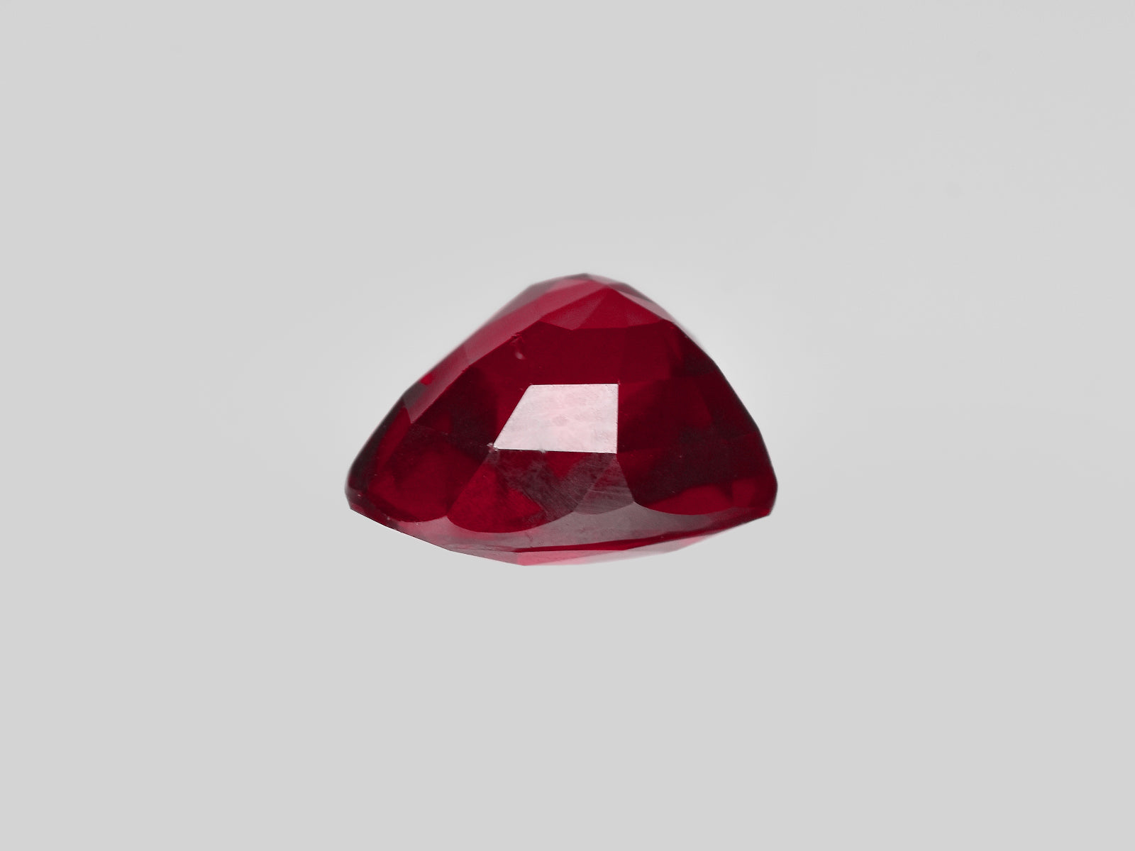 8801378-heart-intense-pigeon-blood-red-grs-mozambique-natural-ruby-3.15-ct