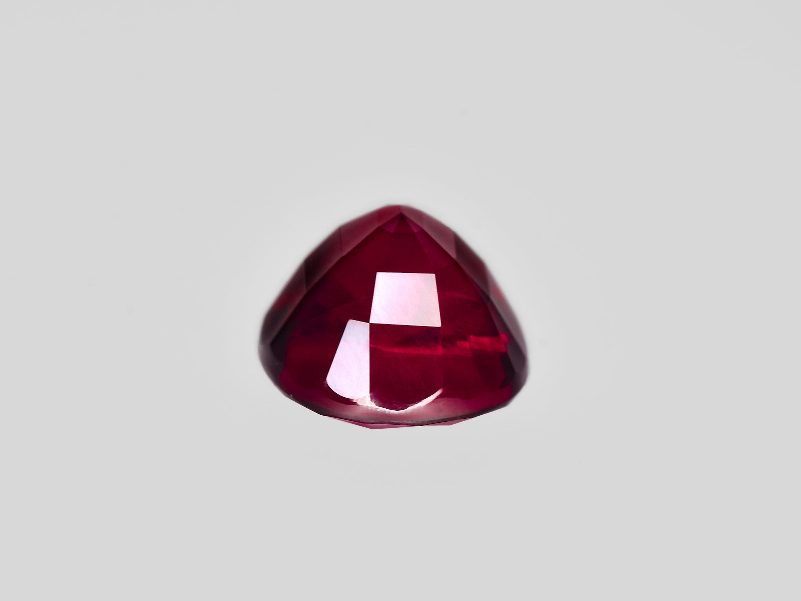 8801381-oval-fiery-rich-pigeon-blood-red-grs-mozambique-natural-ruby-3.08-ct