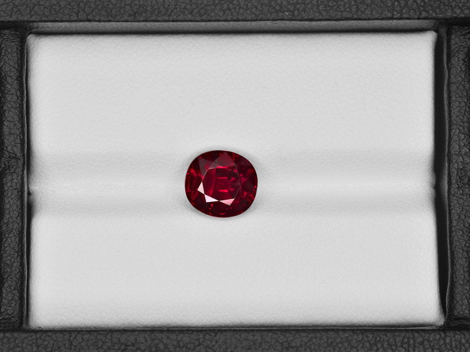 8801381-oval-fiery-rich-pigeon-blood-red-grs-mozambique-natural-ruby-3.08-ct
