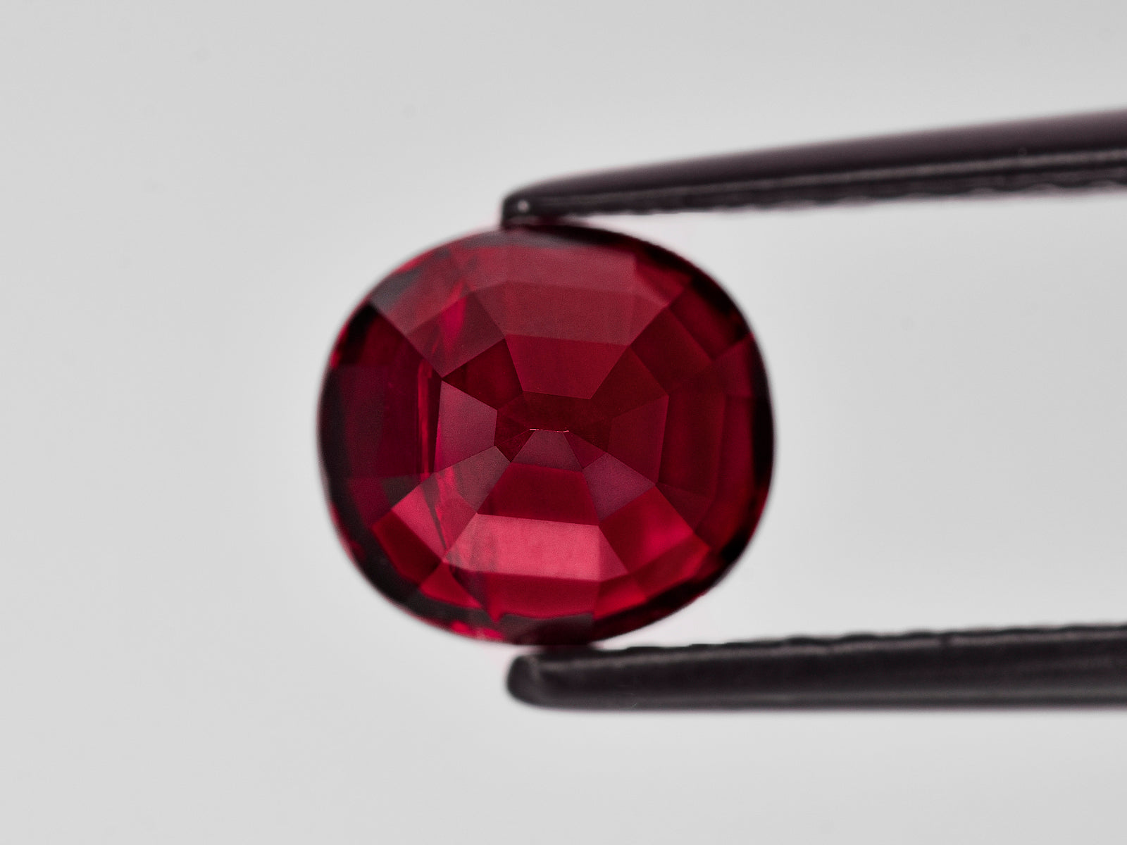 8801381-oval-fiery-rich-pigeon-blood-red-grs-mozambique-natural-ruby-3.08-ct