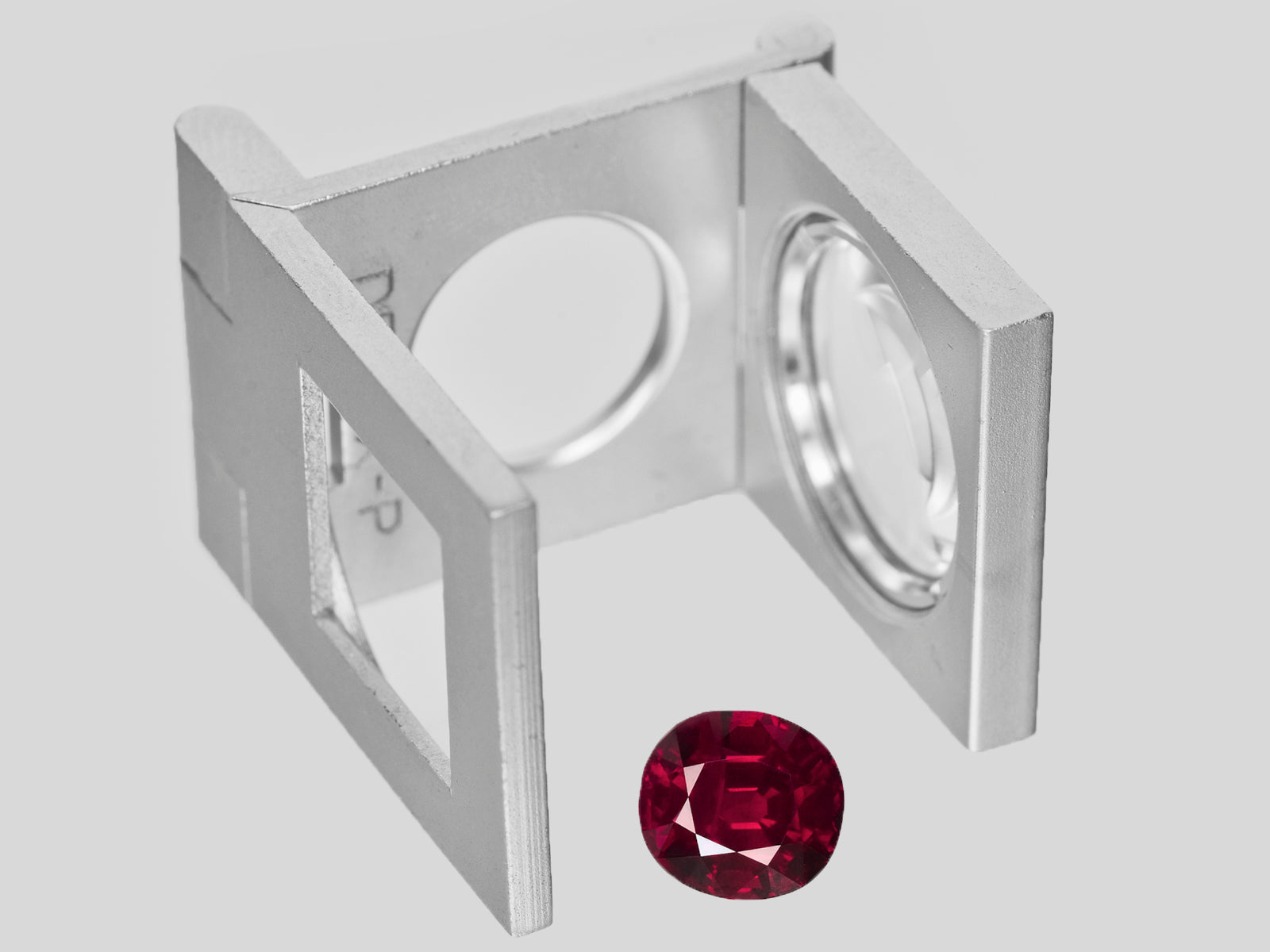 8801381-oval-fiery-rich-pigeon-blood-red-grs-mozambique-natural-ruby-3.08-ct