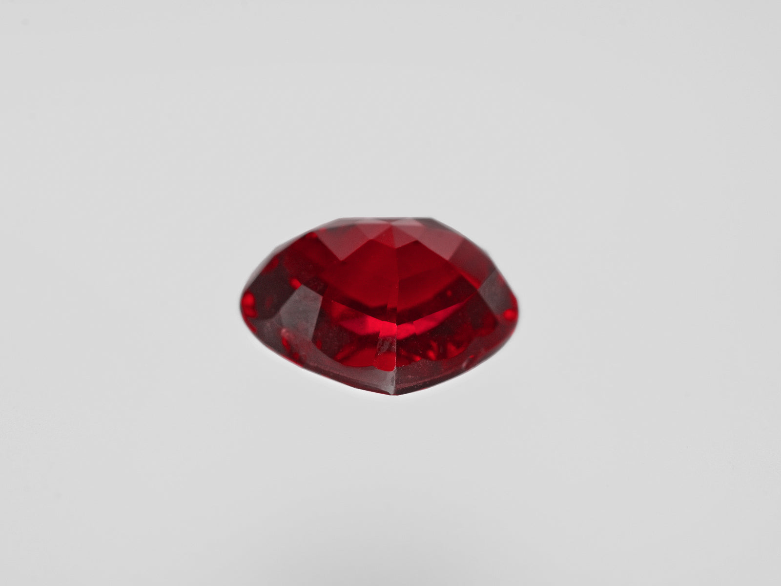 8801383-heart-fiery-intense-pigeon-blood-red-grs-mozambique-natural-ruby-4.02-ct