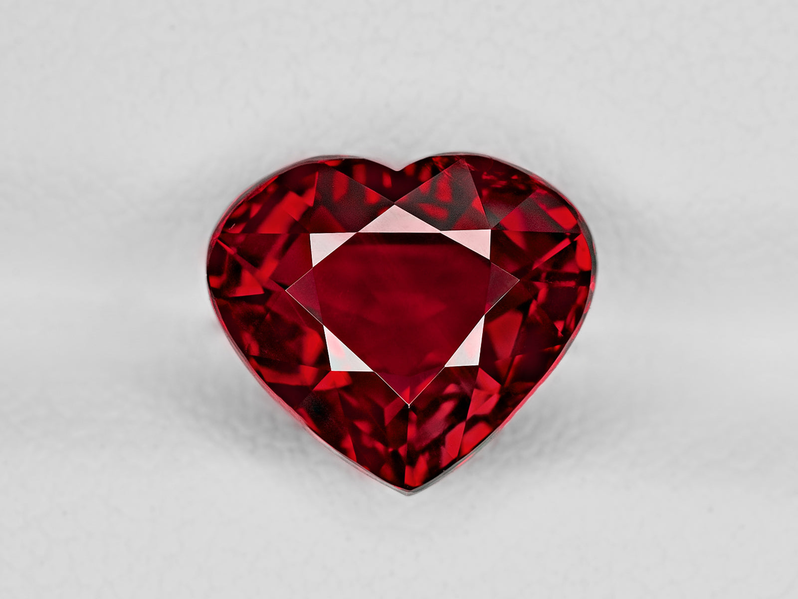 8801383-heart-fiery-intense-pigeon-blood-red-grs-mozambique-natural-ruby-4.02-ct