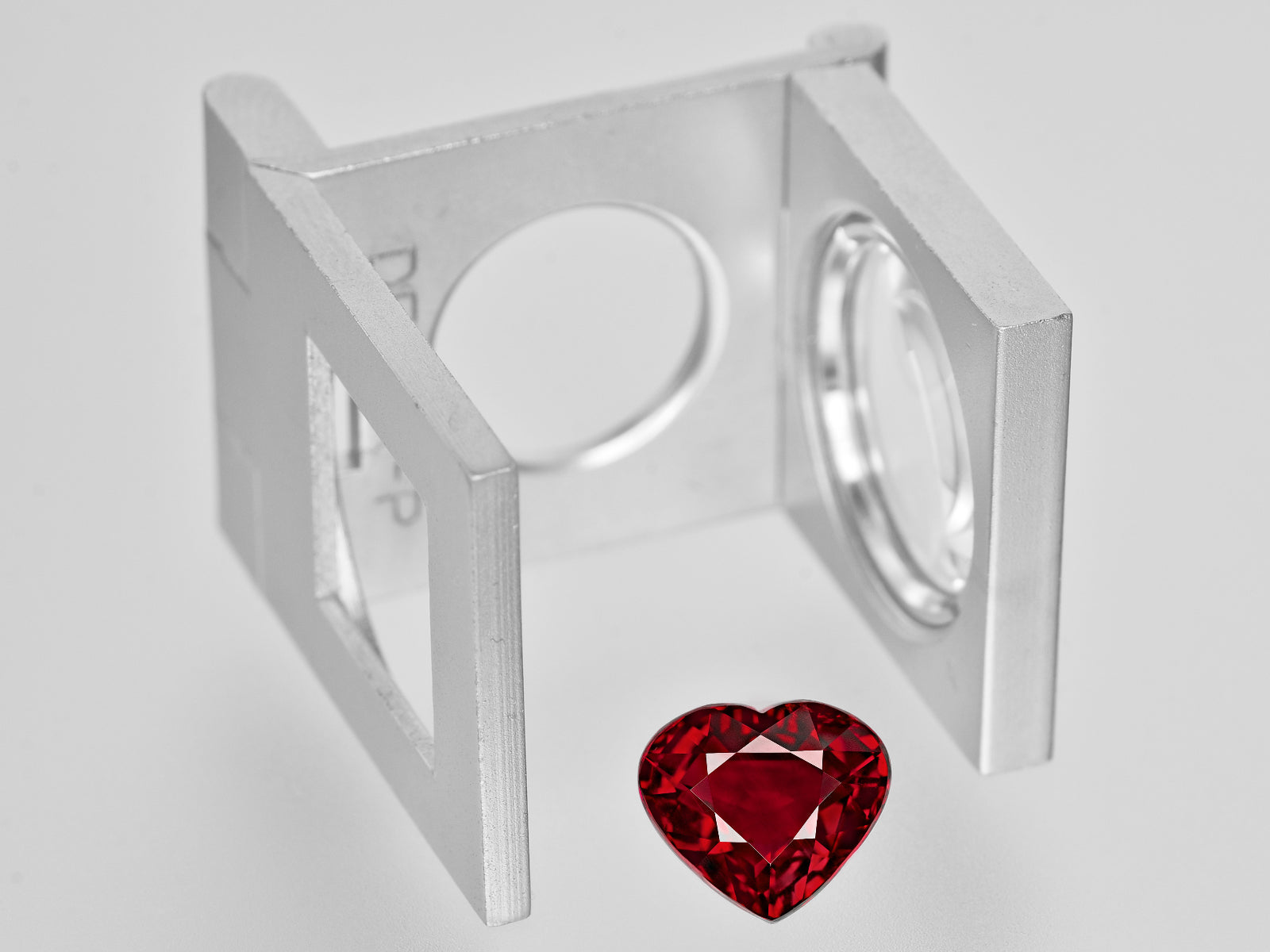 8801383-heart-fiery-intense-pigeon-blood-red-grs-mozambique-natural-ruby-4.02-ct