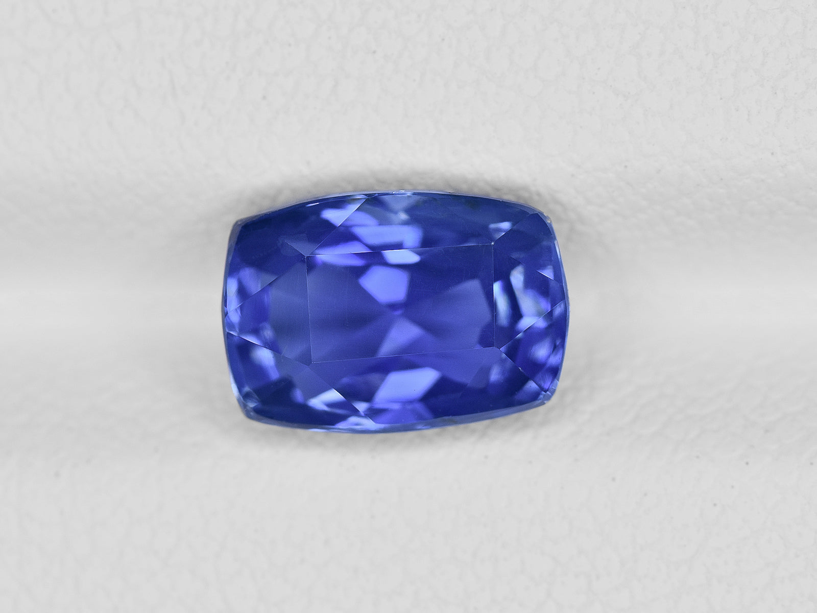 8801350-cushion-cornflower-blue-gia-grs-sri-lanka-natural-blue-sapphire-3.01-ct