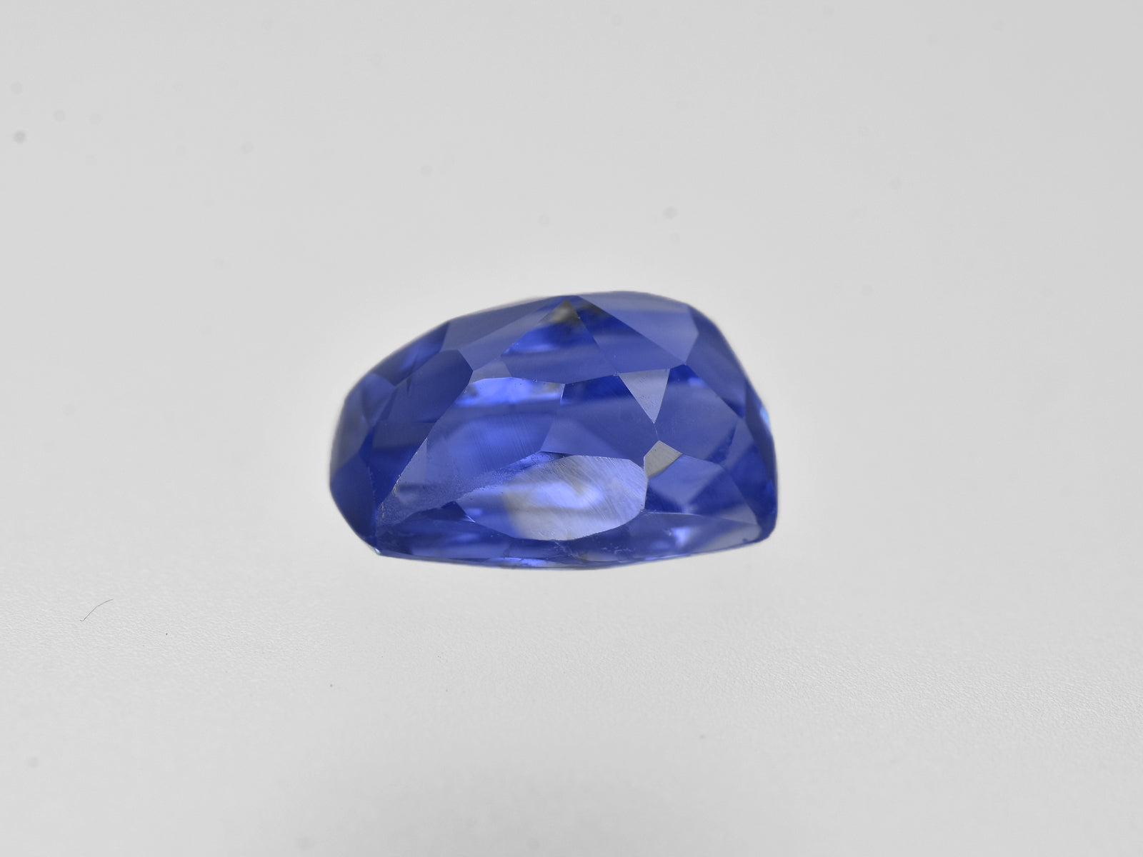 8801350-cushion-cornflower-blue-gia-grs-sri-lanka-natural-blue-sapphire-3.01-ct