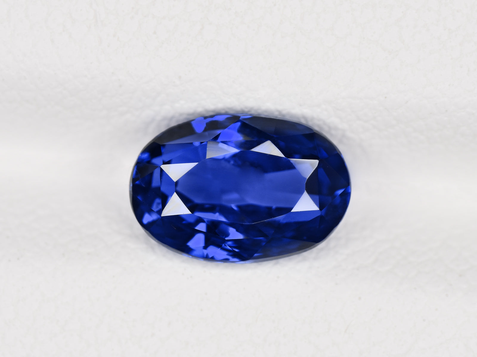 8801353-oval-intense-royal-blue-grs-sri-lanka-natural-blue-sapphire-2.30-ct