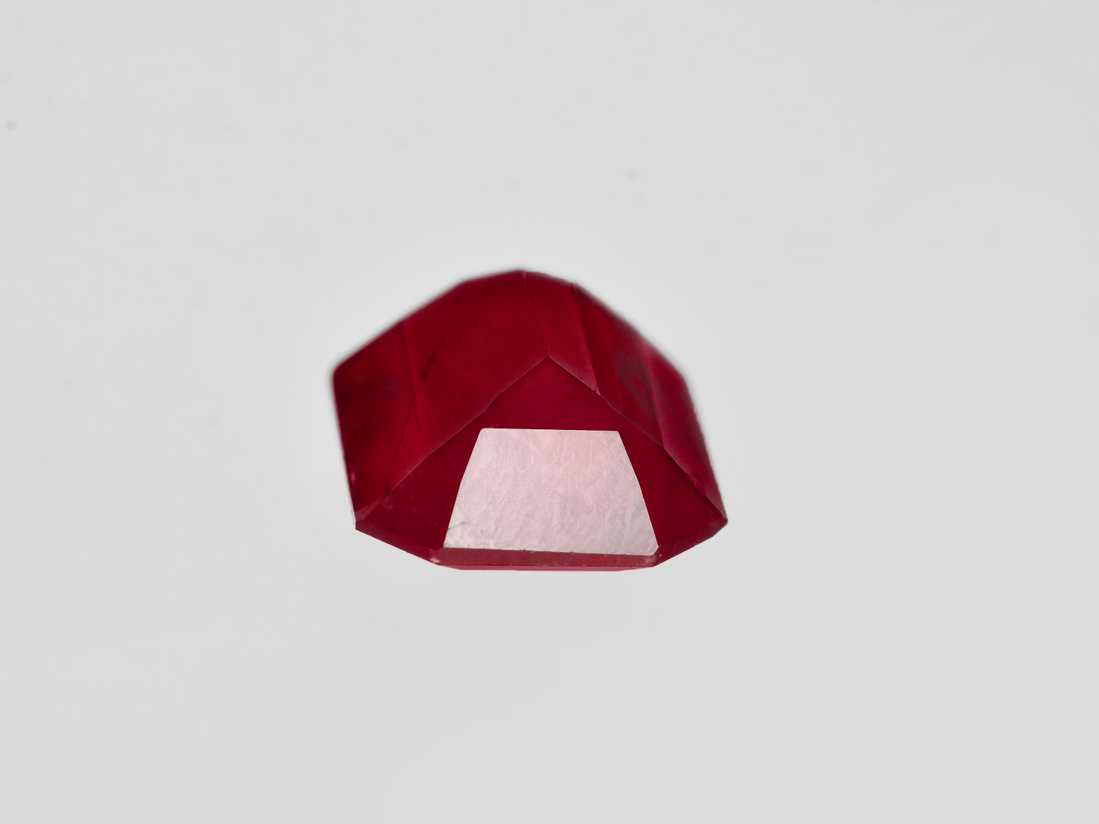 8801384-octagonal-pigeon-blood-red-grs-tanzania-natural-ruby-4.26-ct