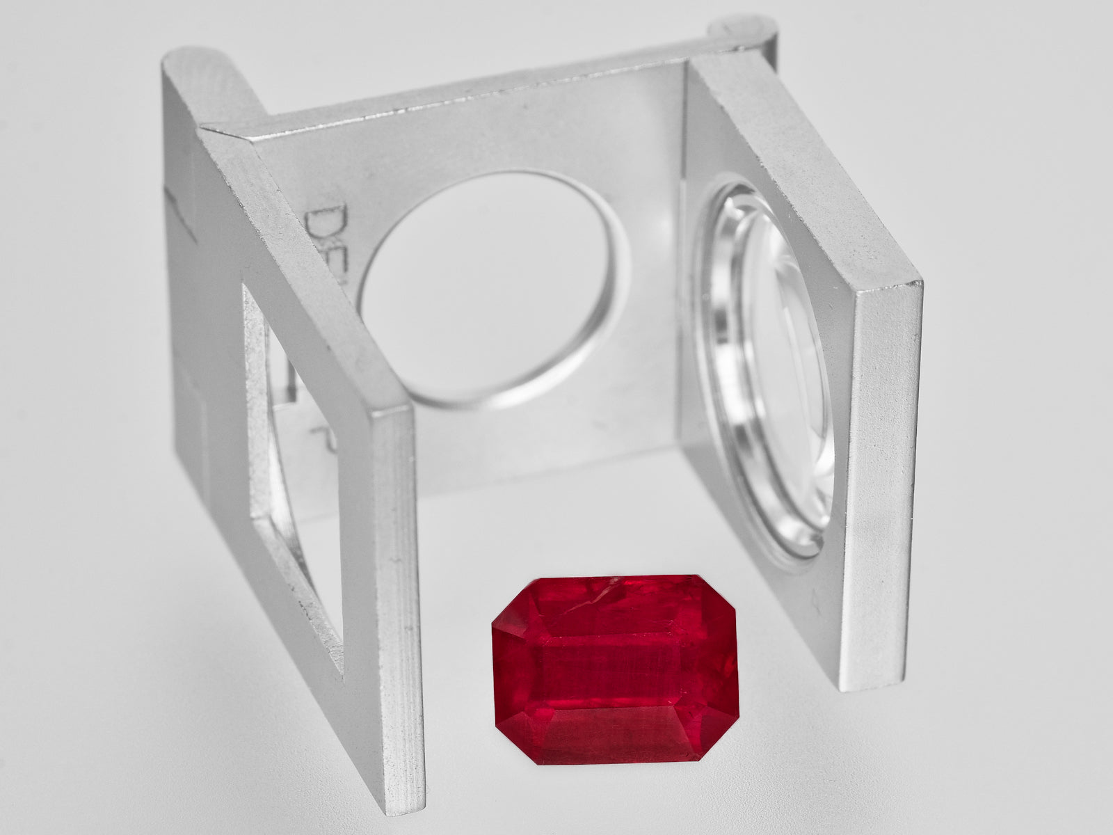 8801384-octagonal-pigeon-blood-red-grs-tanzania-natural-ruby-4.26-ct
