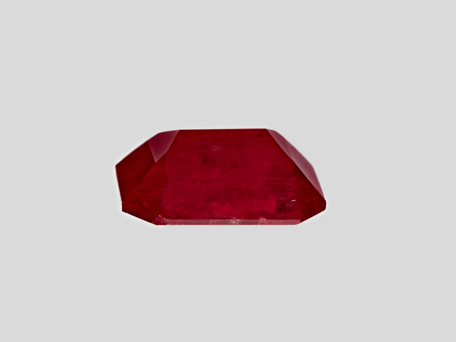 8801384-octagonal-pigeon-blood-red-grs-tanzania-natural-ruby-4.26-ct