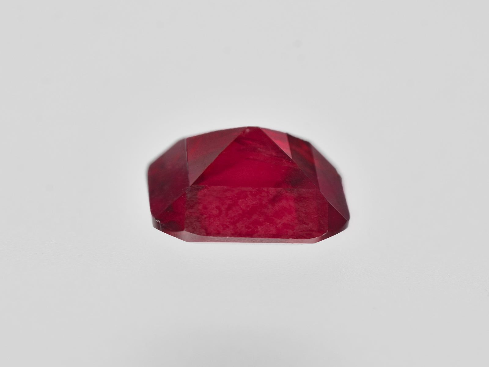 8801385-cushion-intense-pigeon-blood-red-grs-tanzania-natural-ruby-2.12-ct