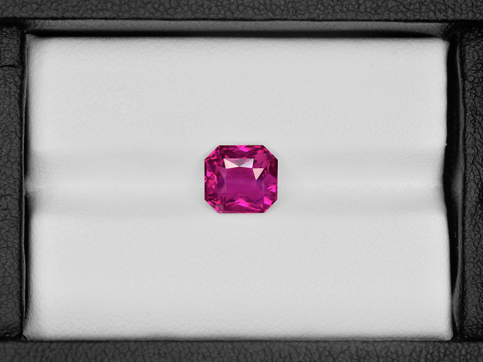8801901-octagonal-fiery-rich-purplish-pink-gia-sri-lanka-natural-pink-sapphire-2.60-ct