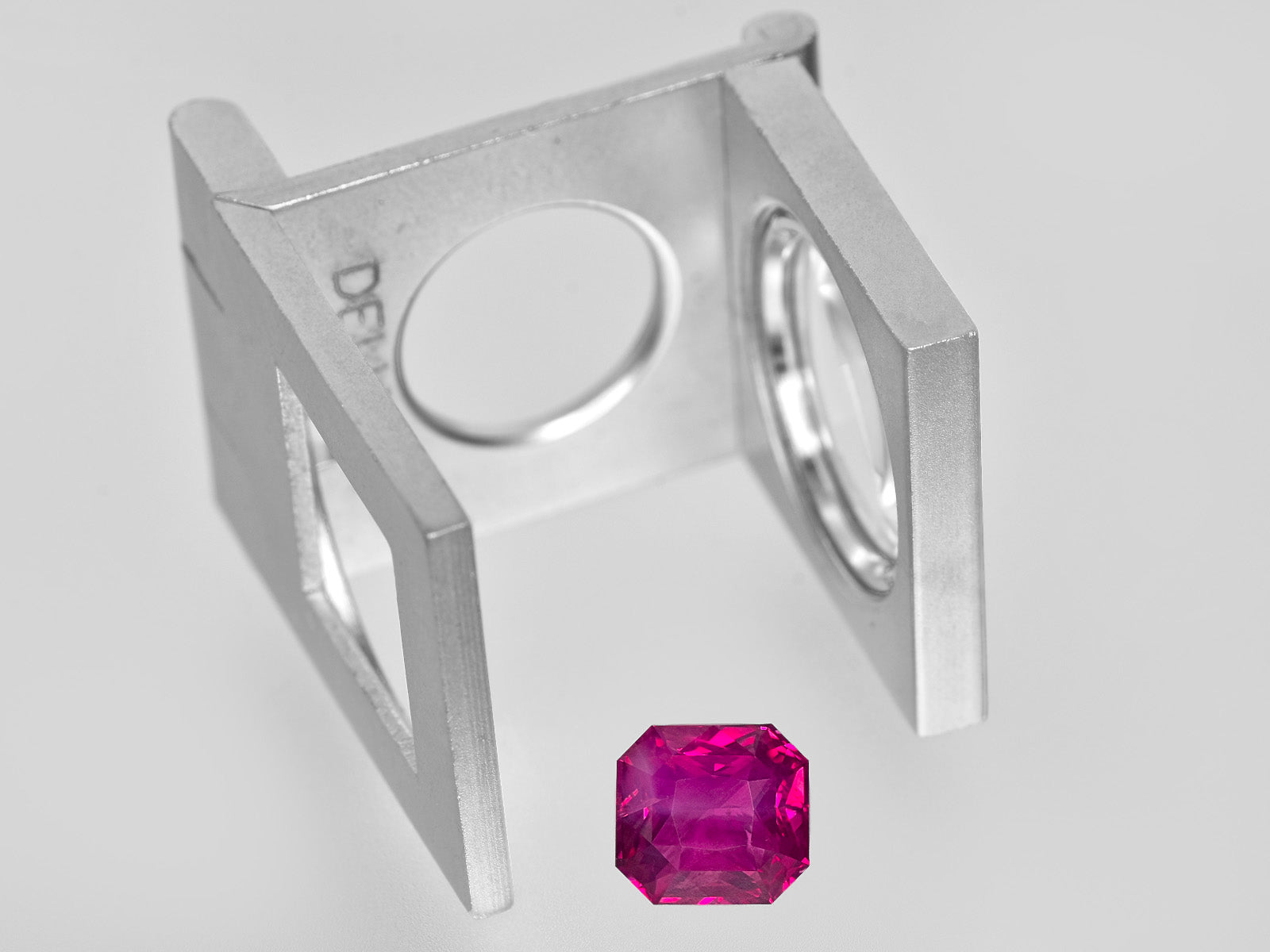 8801901-octagonal-fiery-rich-purplish-pink-gia-sri-lanka-natural-pink-sapphire-2.60-ct