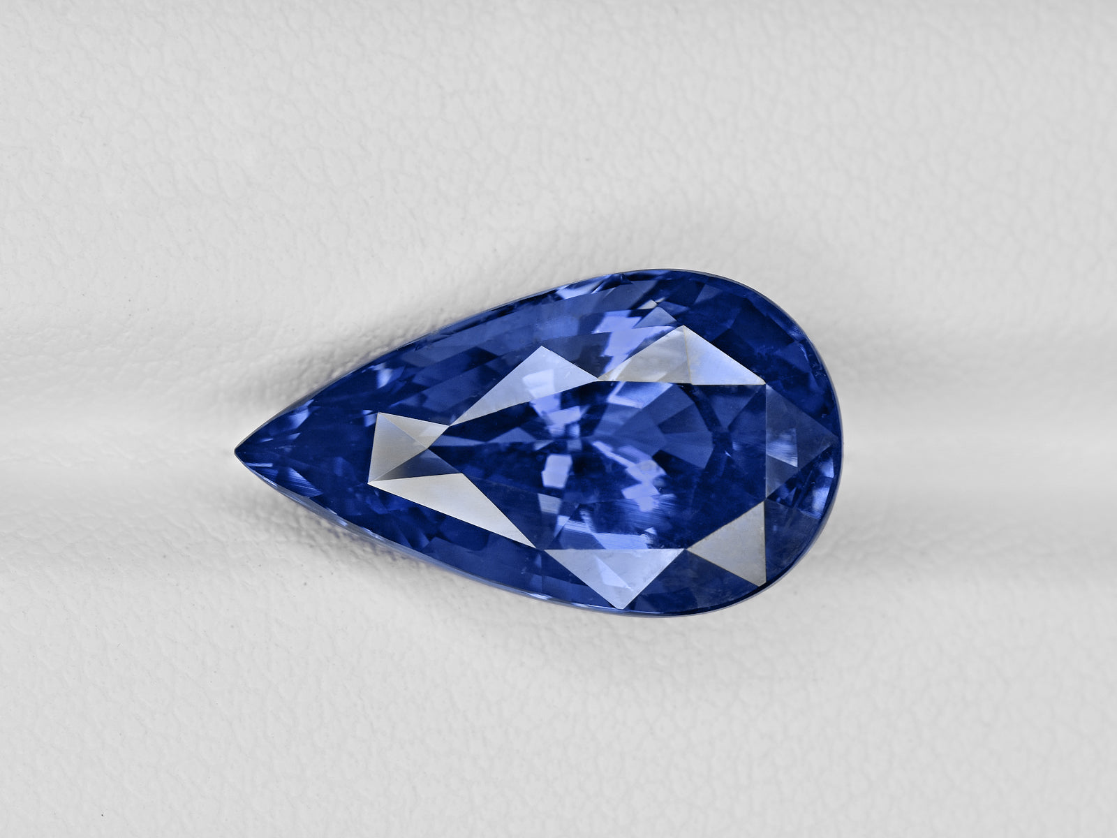 8801372-pear-vevlety-cornflower-blue-gia-lotus-madagascar-natural-blue-sapphire-10.08-ct