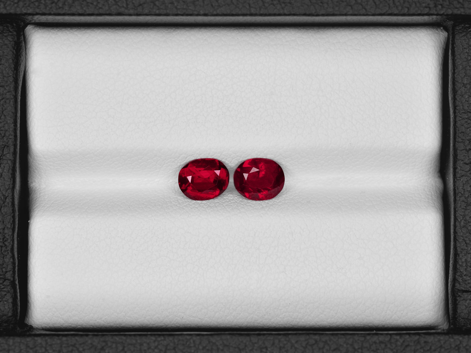 8801358-oval-pigeon-blood-red-grs-mozambique-natural-ruby-1.26-ct