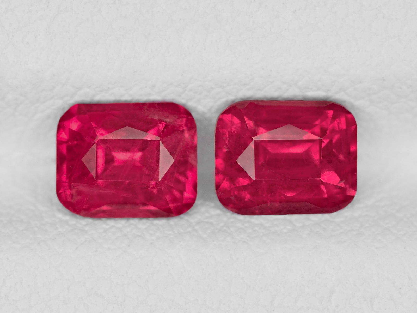 8801362-cushion-lustrous-pinkish-red-grs-tanzania-natural-ruby-1.94-ct