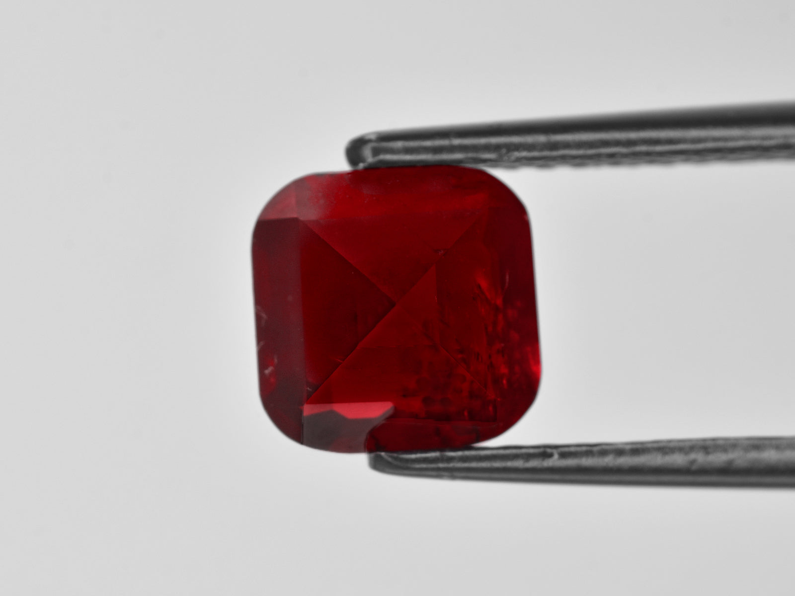 8801387-cushion-rich-intense-pigeon-blood-red-grs-tanzania-natural-ruby-3.25-ct