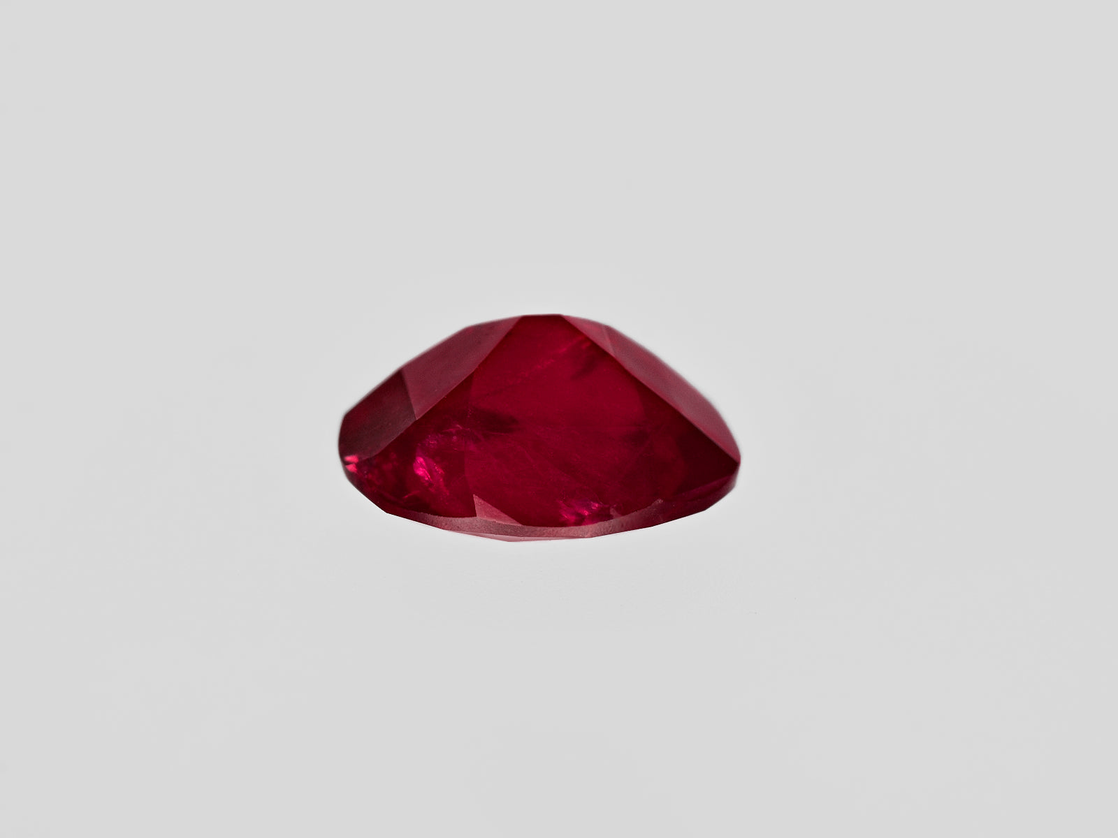 8801388-oval-fiery-rich-pigeon-blood-red-grs-tanzania-natural-ruby-2.03-ct