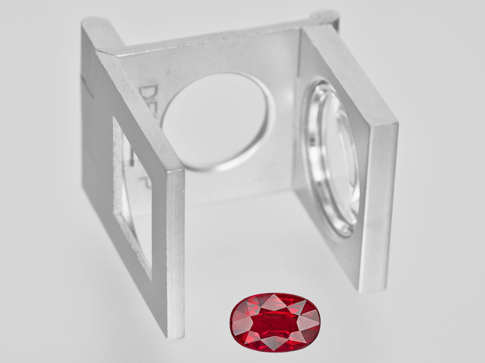 8801395-oval-vivid-neon-pigeon-blood-red-grs-mozambique-natural-ruby-2.02-ct