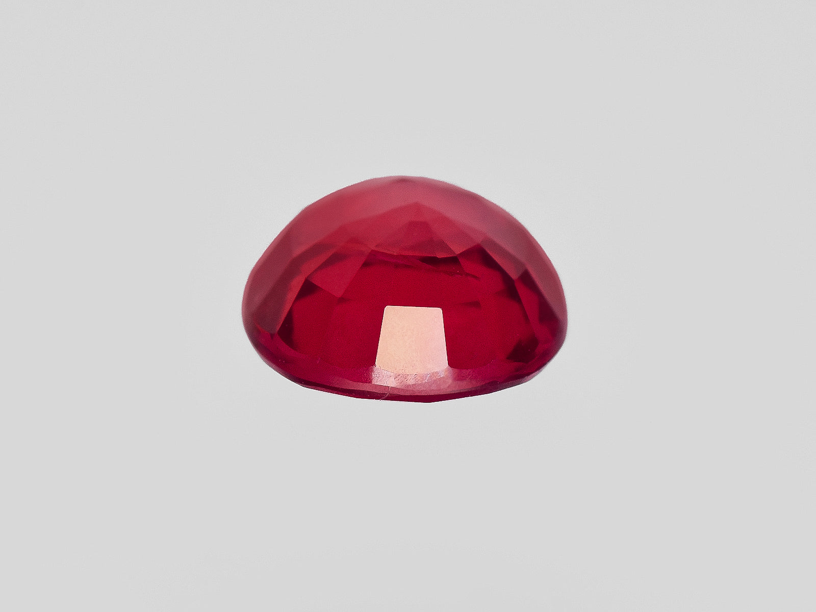 8801397-oval-lively-vivid-pigeon-blood-red-grs-mozambique-natural-ruby-2.14-ct