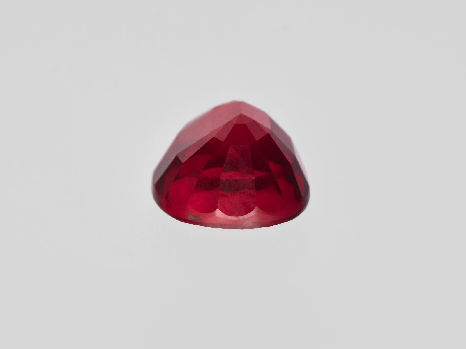8801398-oval-vivid-pigeon-blood-red-grs-mozambique-natural-ruby-2.04-ct