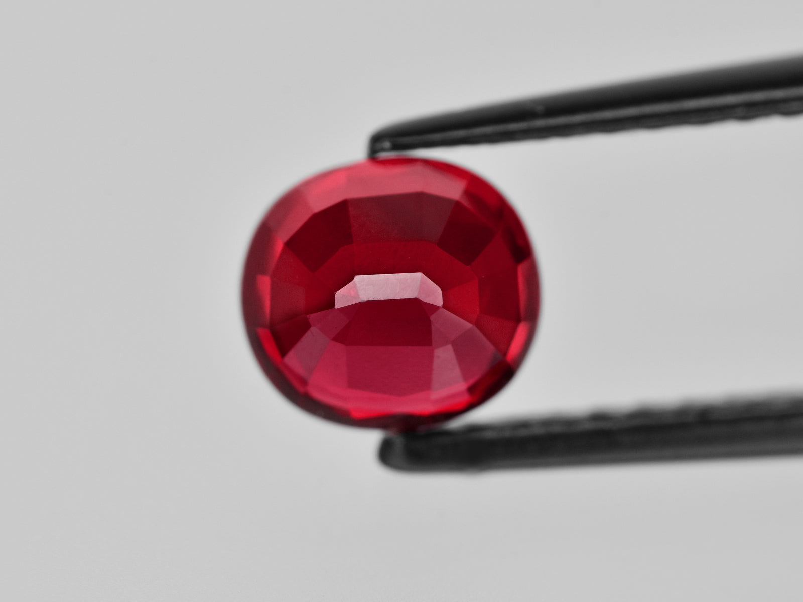 8801398-oval-vivid-pigeon-blood-red-grs-mozambique-natural-ruby-2.04-ct
