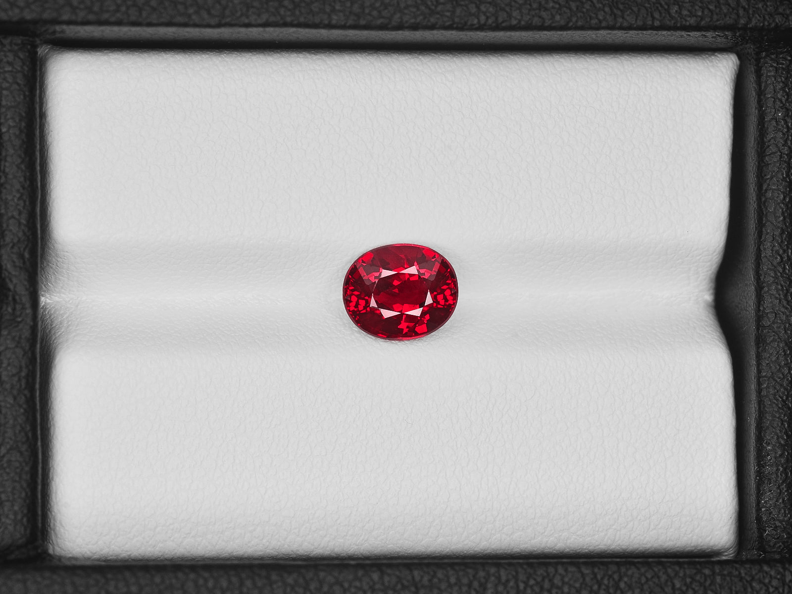 8801399-oval-fiery-vivid-pigeon-blood-red-grs-mozambique-natural-ruby-2.04-ct