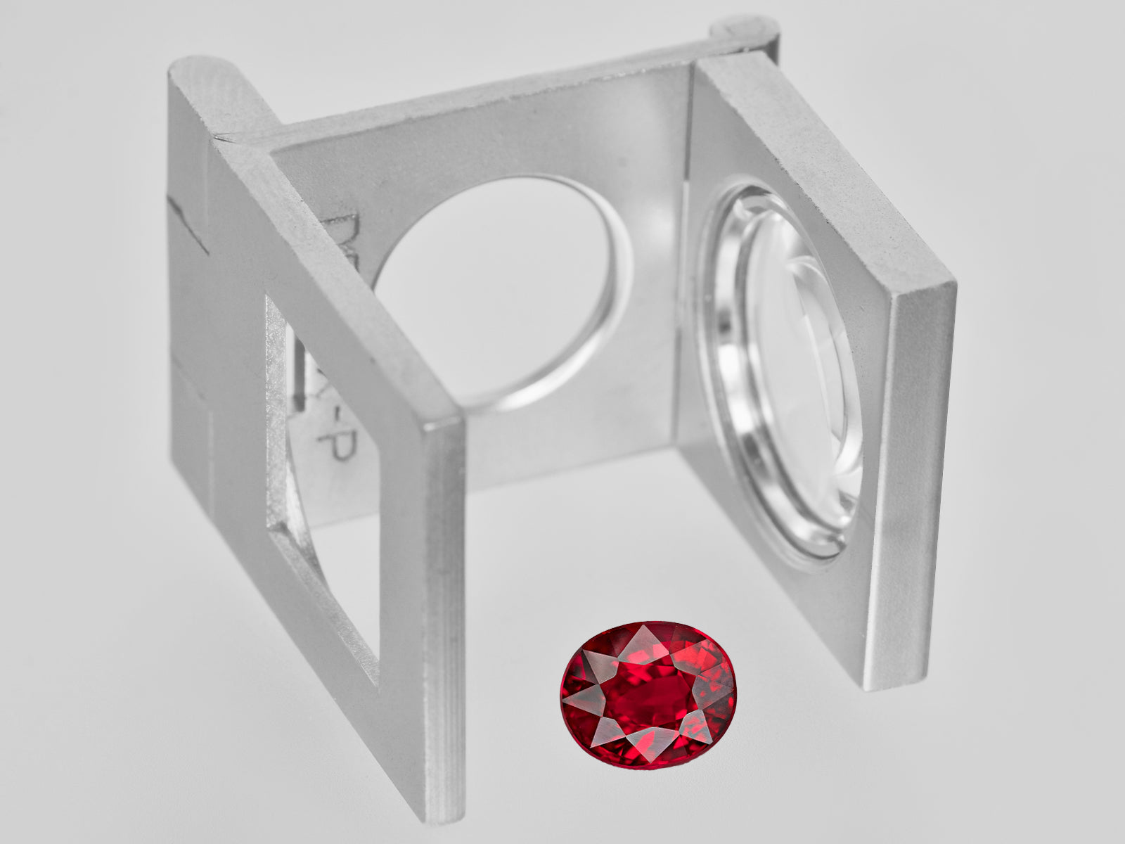 8801399-oval-fiery-vivid-pigeon-blood-red-grs-mozambique-natural-ruby-2.04-ct