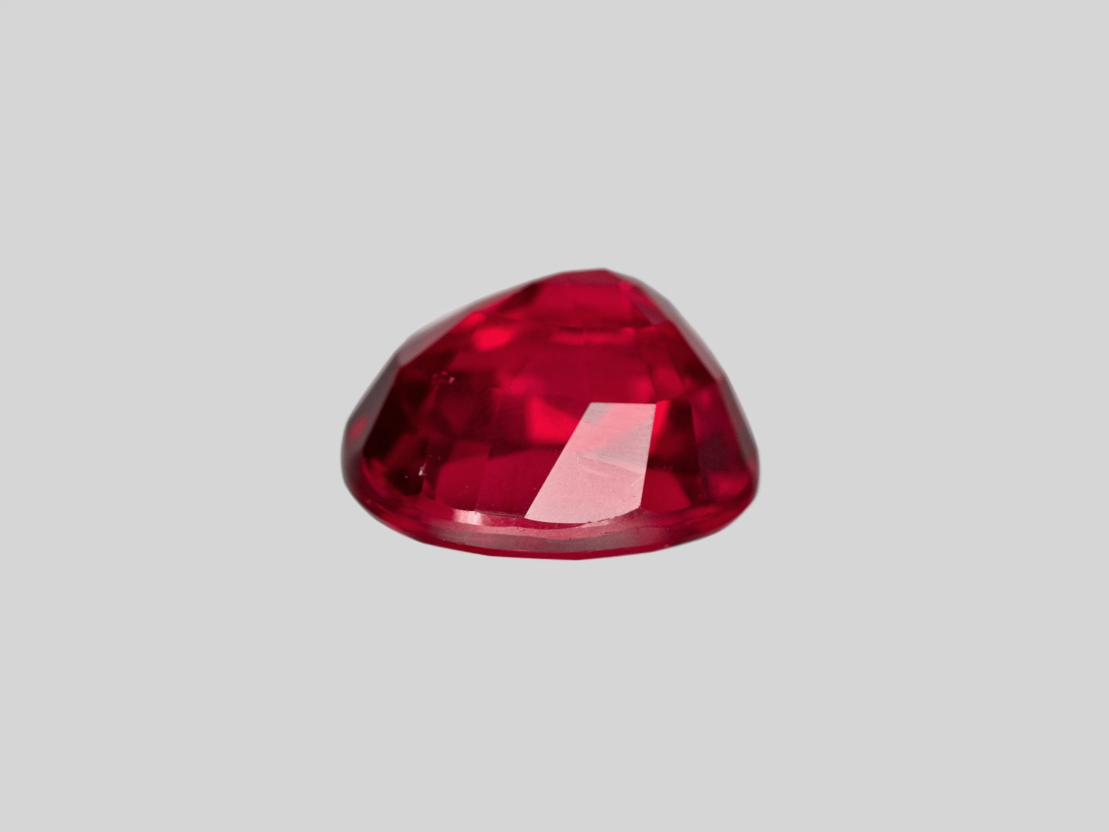 8801399-oval-fiery-vivid-pigeon-blood-red-grs-mozambique-natural-ruby-2.04-ct