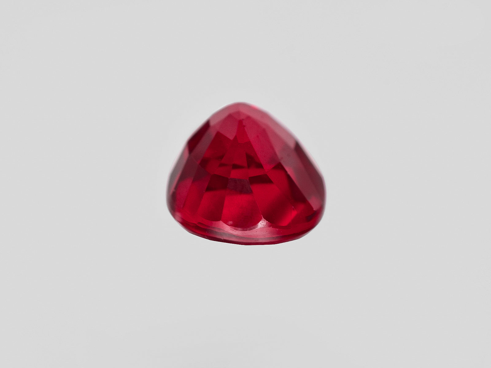 8801399-oval-fiery-vivid-pigeon-blood-red-grs-mozambique-natural-ruby-2.04-ct