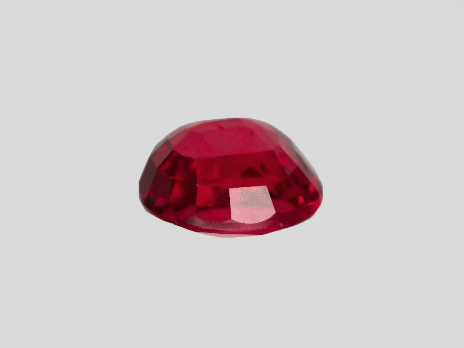 8801400-oval-vivid-pigeon-blood-red-grs-mozambique-natural-ruby-2.03-ct