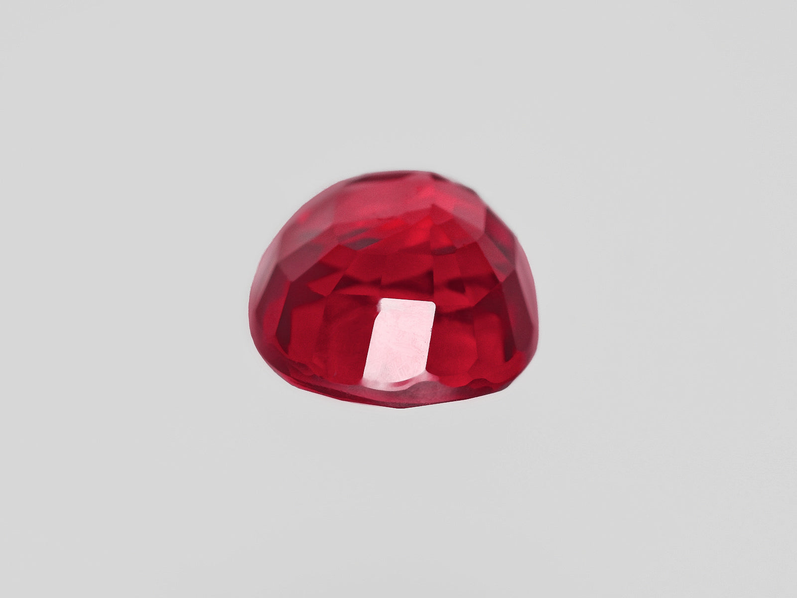 8801400-oval-vivid-pigeon-blood-red-grs-mozambique-natural-ruby-2.03-ct