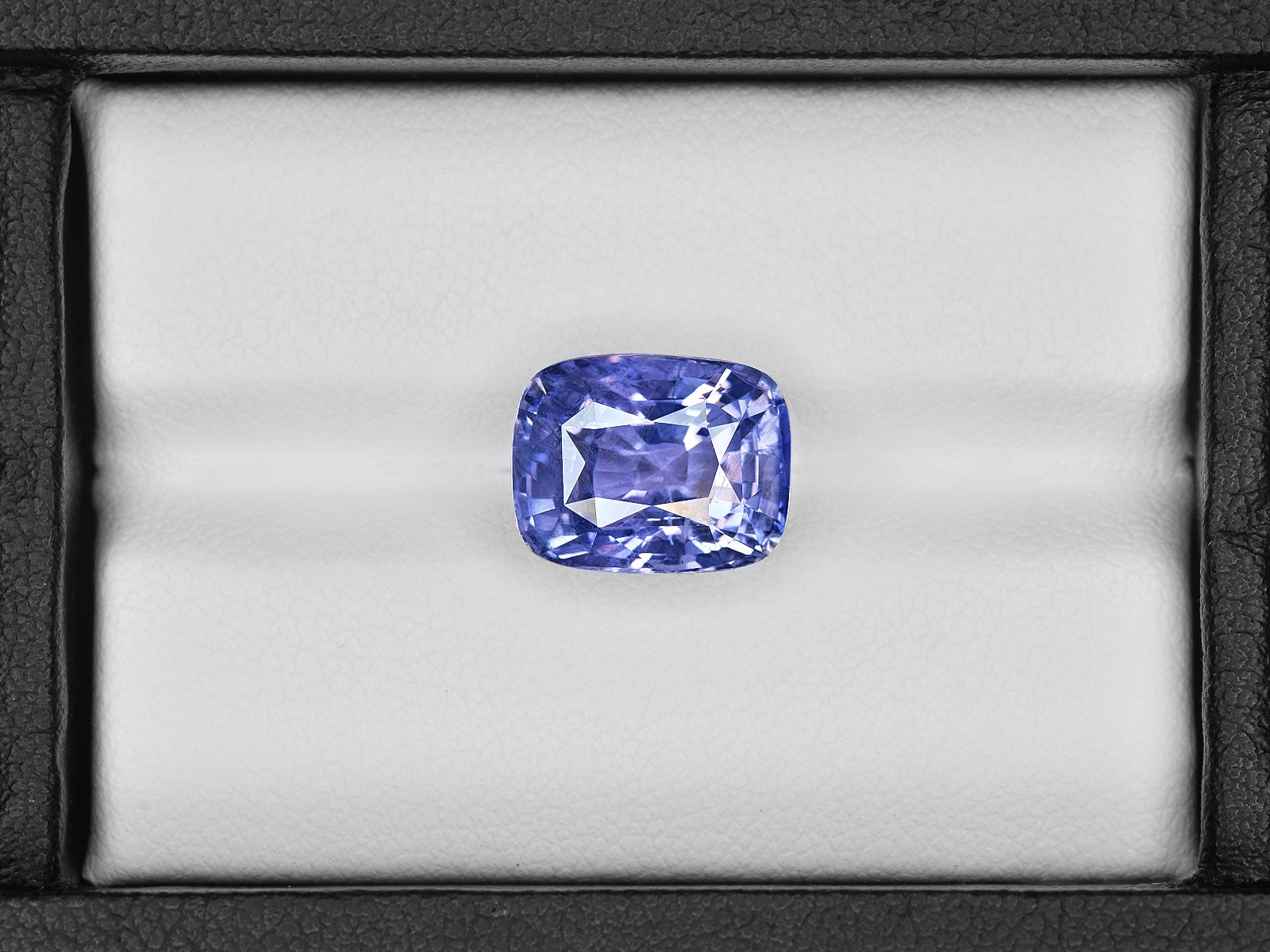 8801831-cushion-lustrous-violetish-blue-changing-to-purple-grs-sri-lanka-natural-color-change-sapphire-8.62-ct