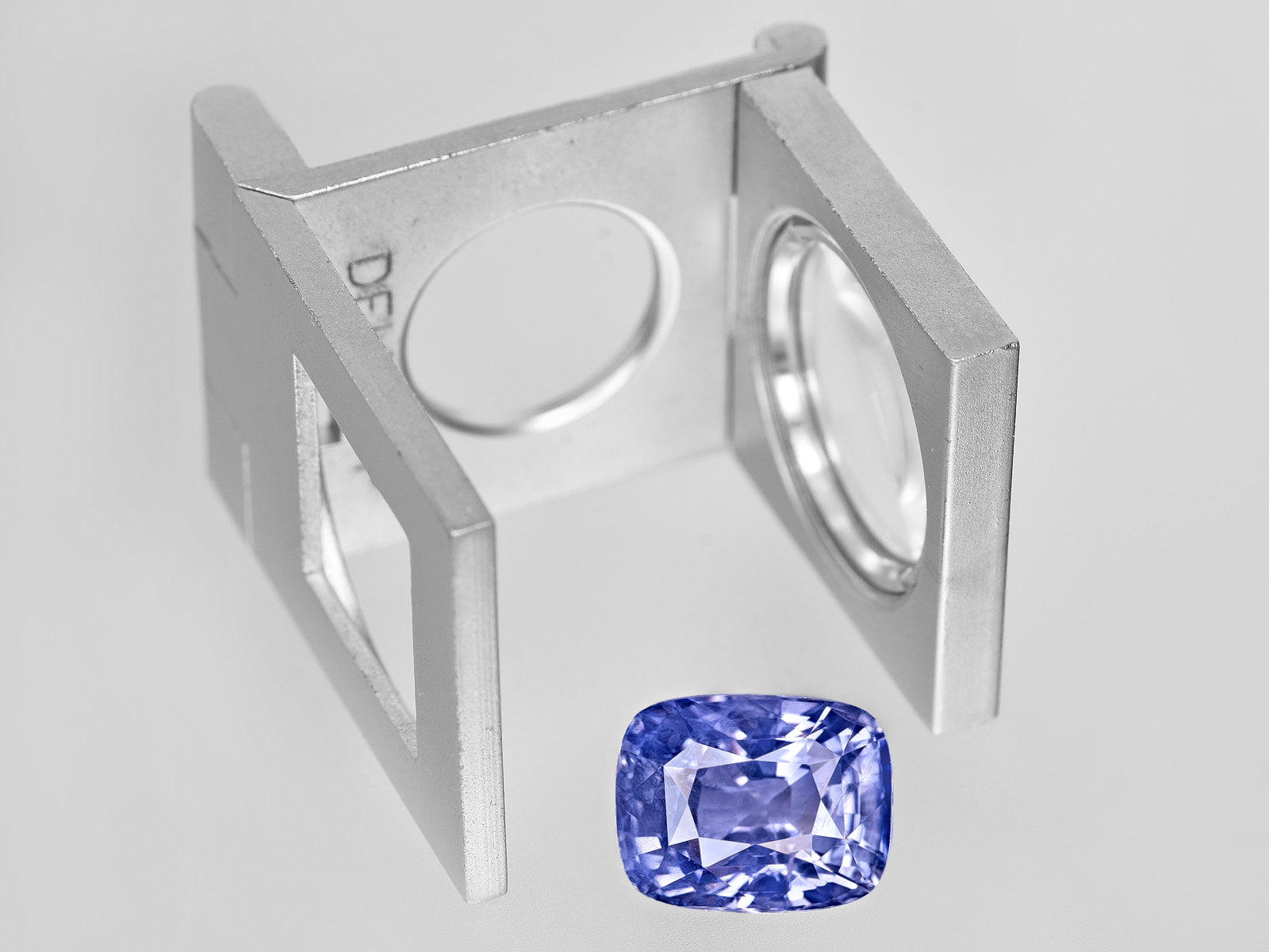 8801831-cushion-lustrous-violetish-blue-changing-to-purple-grs-sri-lanka-natural-color-change-sapphire-8.62-ct