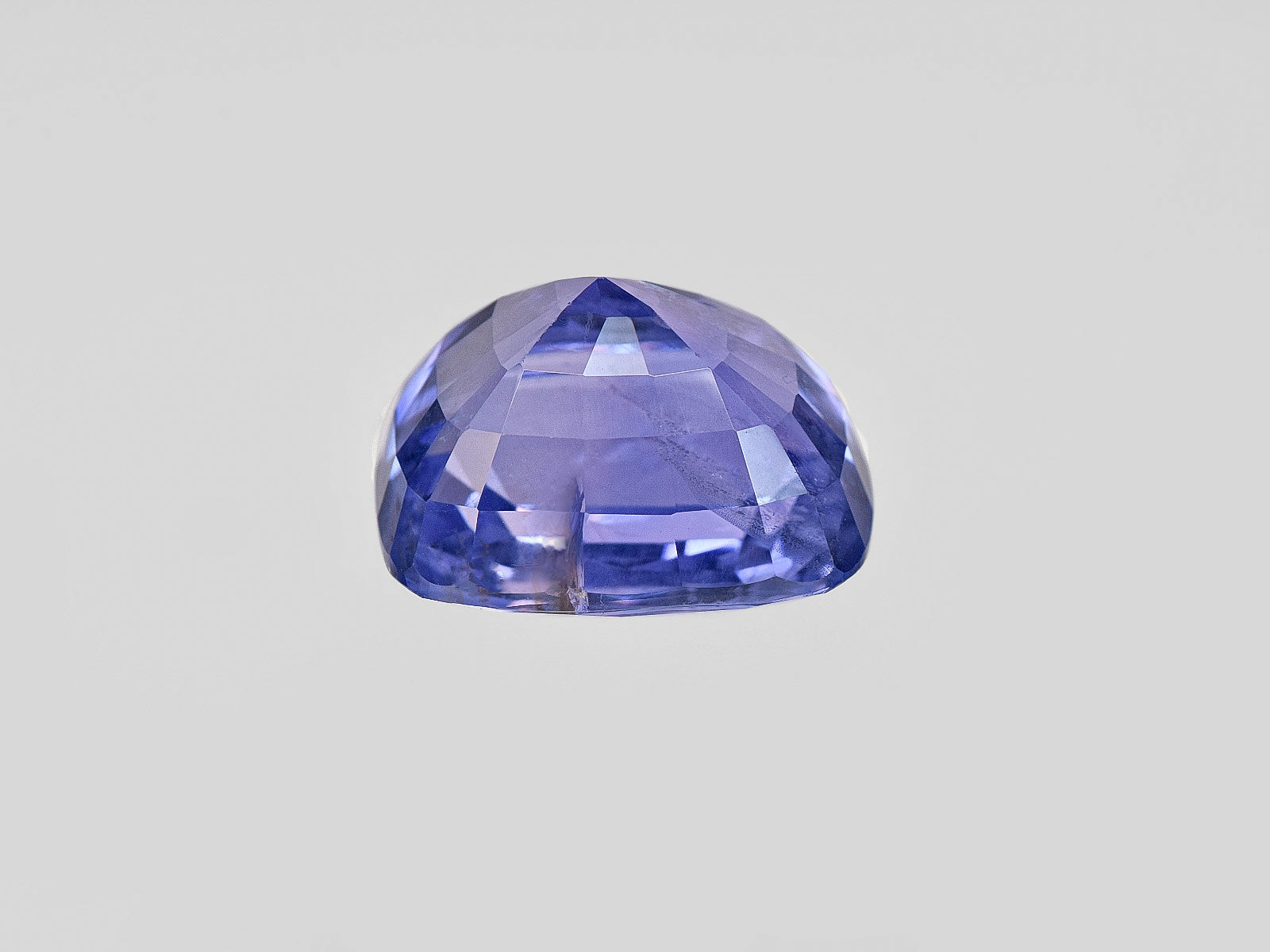 8801831-cushion-lustrous-violetish-blue-changing-to-purple-grs-sri-lanka-natural-color-change-sapphire-8.62-ct