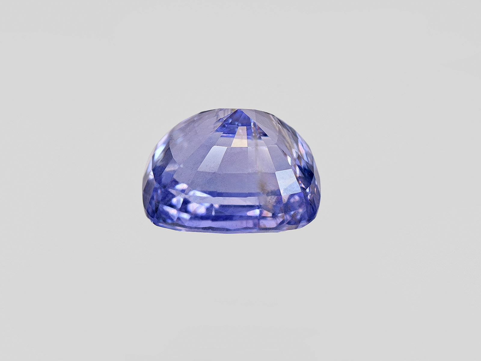 8801831-cushion-lustrous-violetish-blue-changing-to-purple-grs-sri-lanka-natural-color-change-sapphire-8.62-ct