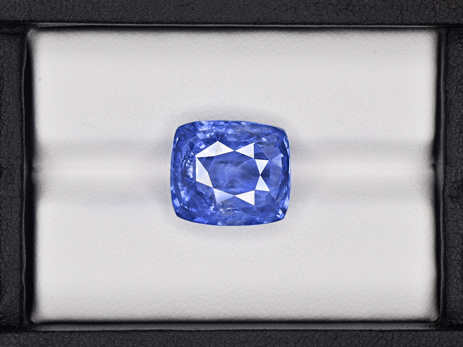 8801834-cushion-deep-blue-grs-sri-lanka-natural-blue-sapphire-13.15-ct