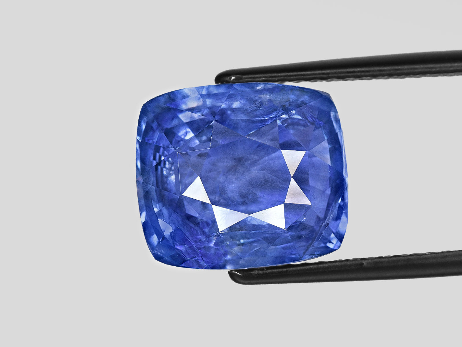 8801834-cushion-deep-blue-grs-sri-lanka-natural-blue-sapphire-13.15-ct