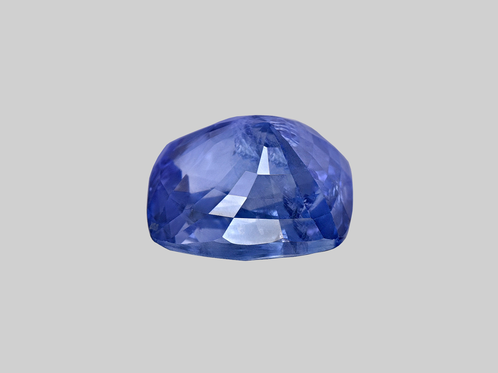 8801840-cushion-lustrous-intense-blue-grs-sri-lanka-natural-blue-sapphire-7.60-ct