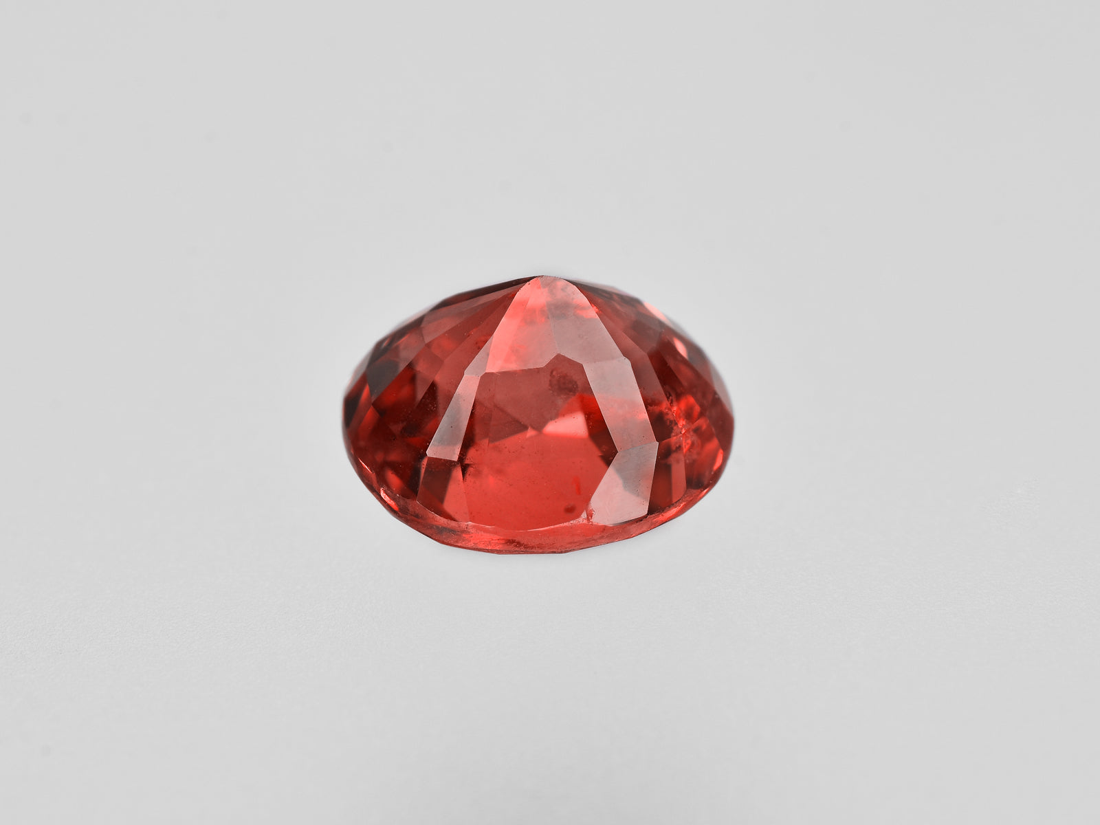 8801364-oval-fiery-rich-pinkish-orange-grs-madagascar-natural-padparadscha-2.55-ct