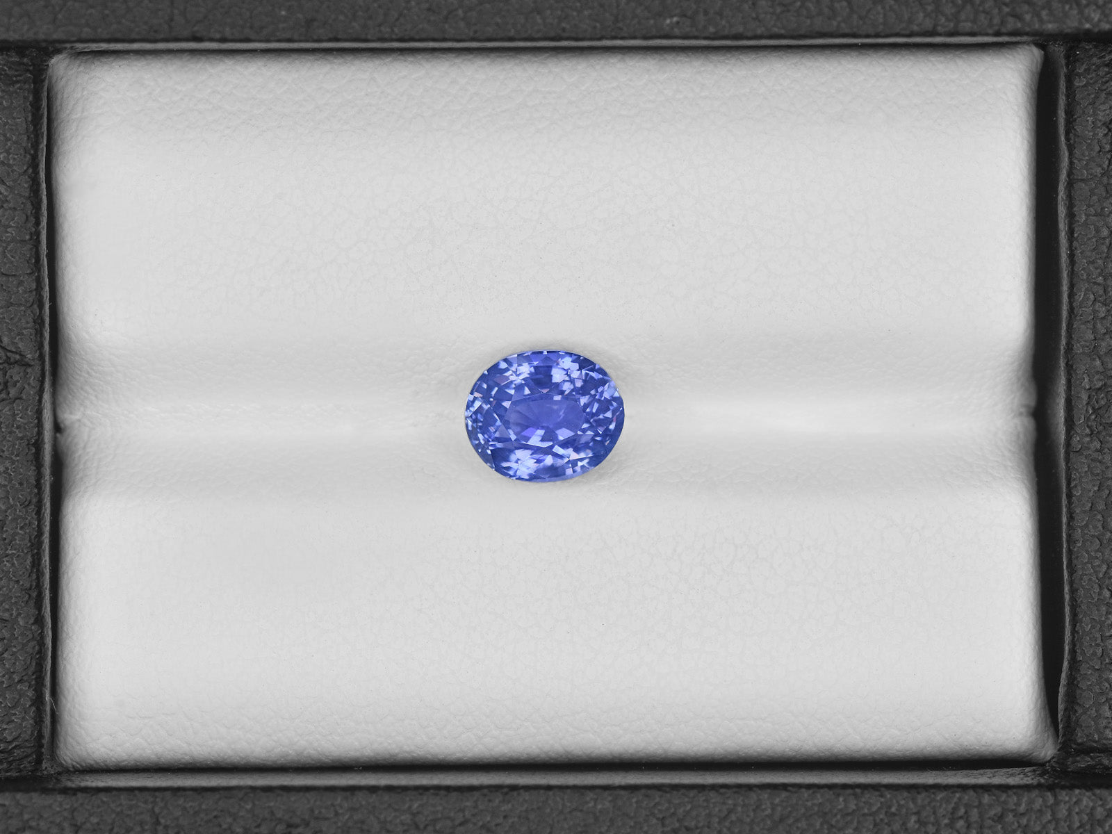 8801843-oval-velvety-cornflower-blue-grs-sri-lanka-natural-blue-sapphire-2.35-ct