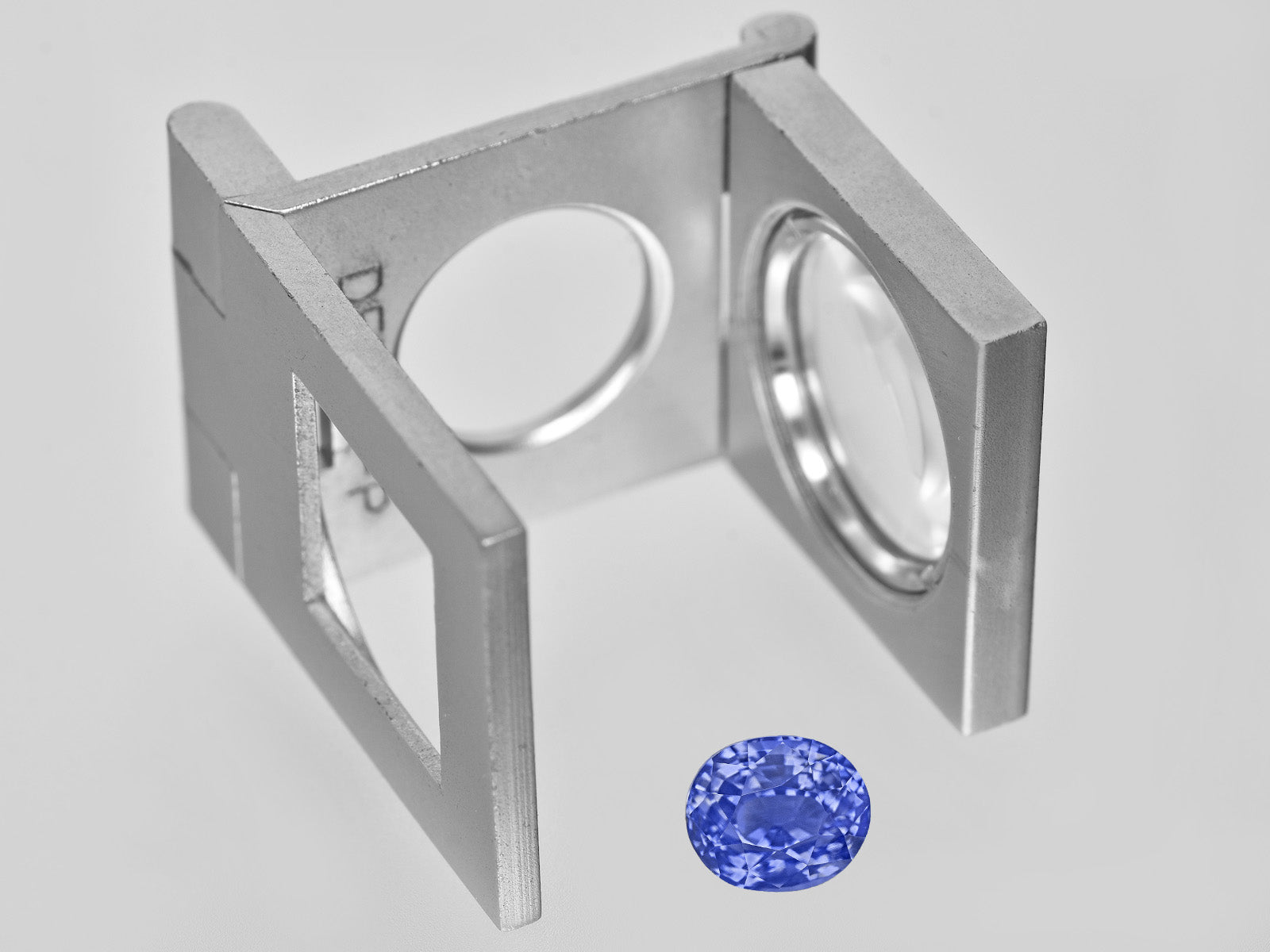 8801843-oval-velvety-cornflower-blue-grs-sri-lanka-natural-blue-sapphire-2.35-ct