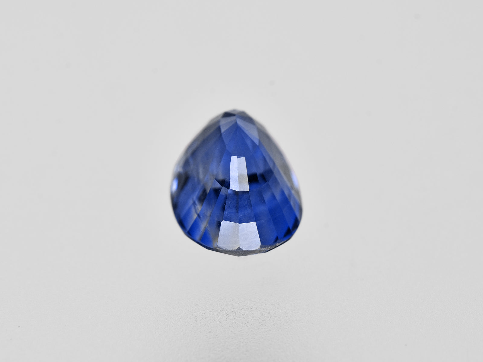 8801882-oval-fiery-intense-royal-blue-gia-kashmir-natural-blue-sapphire-2.42-ct