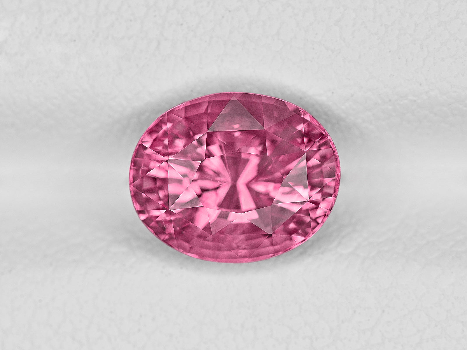 8801368-oval-vivid-bubblegum-pink-gia-tajikistan-natural-spinel-2.61-ct