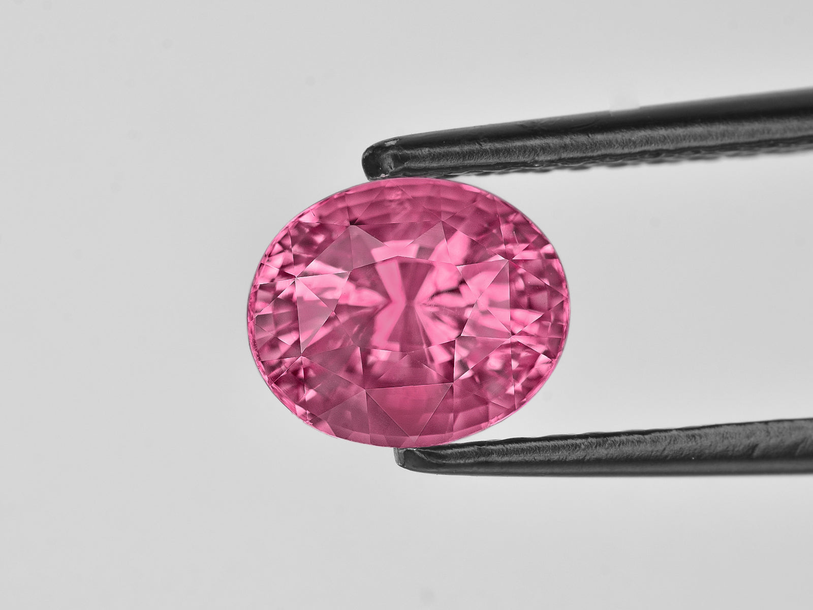 8801368-oval-vivid-bubblegum-pink-gia-tajikistan-natural-spinel-2.61-ct