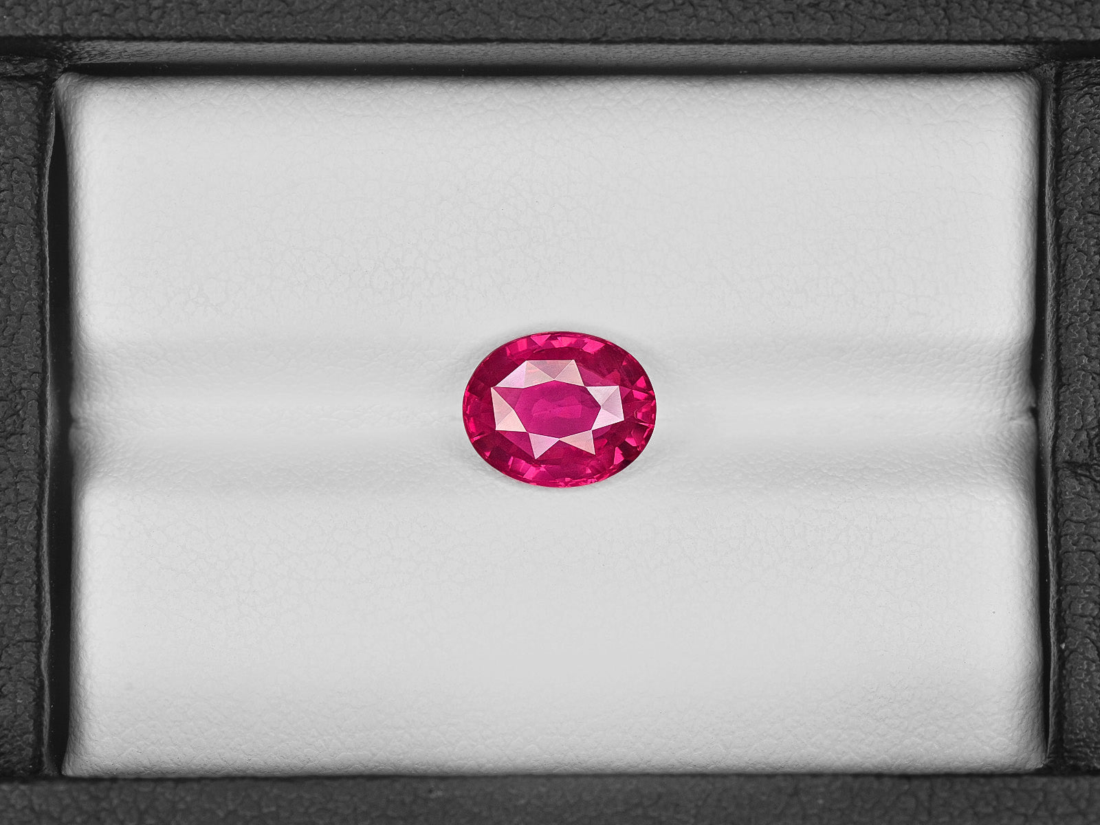 8801846-oval-lustrous-pinkish-red-grs-mozambique-natural-ruby-2.52-ct