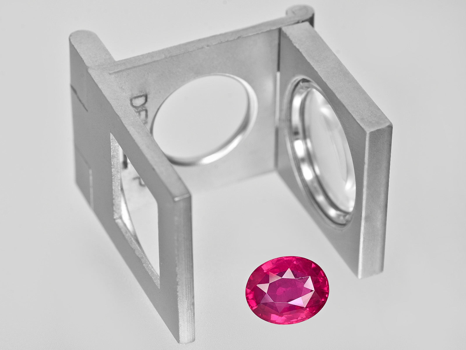 8801846-oval-lustrous-pinkish-red-grs-mozambique-natural-ruby-2.52-ct